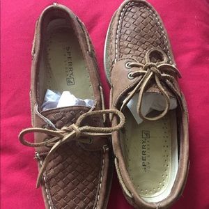 Women’s 9 Sperry leather boat shoes